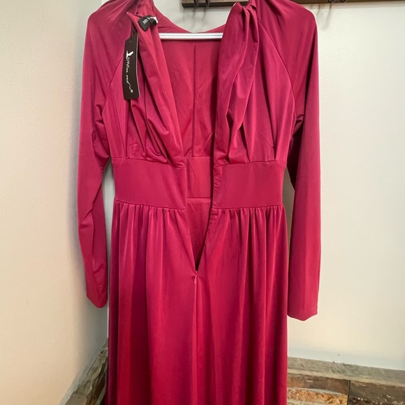 Burgundy Pleated Cutout Long Sleeve Elegant Maxi Dress - Picture 7 of 8